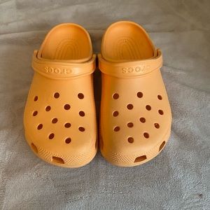 Women’s 8.0 crocs